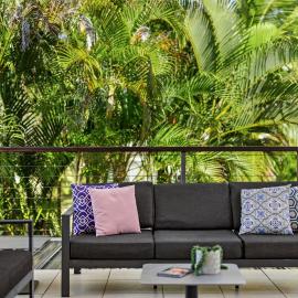 Graebill 2 Bedroom 2 Bathroom Light and Spacious Duplex Walk to Beach Great Outdoor Entertaining Area, hotel di Sunshine Beach