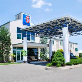 Motel 6-Pottstown, PA，波茲敦的飯店