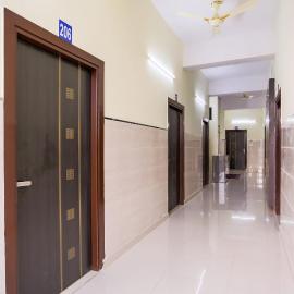 Hotel O Viraj Deluxe Narela, hotelli kohteessa Delhi