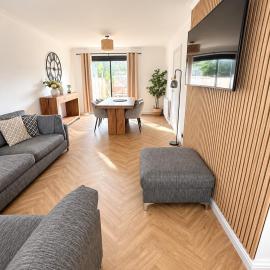 Hull Contractor House 4 Bedrooms Sleeps 7, viešbutis mieste Halas