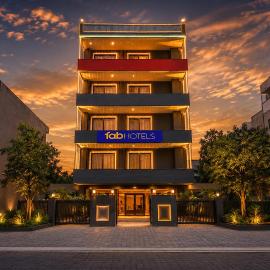 FabHotel Golden Moment