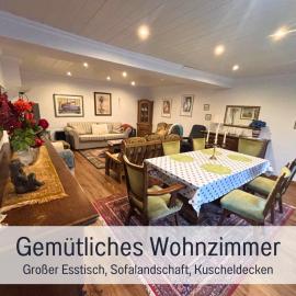 EifelRuhe 2 - Komfortable Ferienunterkunft für bis zu 10 Gäste mit 4 Schlafzimmern, großer Küche und genug Parkplätzen - ideal für Gruppen und Familien, Hunde zulässig