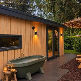 Leo l Tiny House l Panter, luxe, buitenbad, airco, bostuin、エーペのホテル