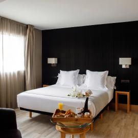 Hotel Plaza โรงแรมในอาโกรูญา
