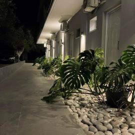 Camping Corali & Apartments, מלון בRiza