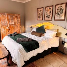 Wild Olive Guest House, Hotel in Hartswater