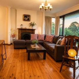 Cozy 3-Bedroom Home with Parking & Garden, hotel din Doncaster