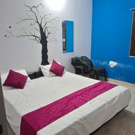 Hotel Hill View, hotell i Debāri