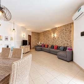 G02C Large 3 Bedroom Apartment for 6 Guests, Pool Access