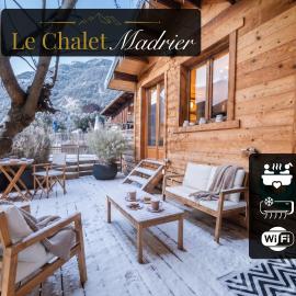 Le Chalet Madrier - Terrasse et Jacuzzi privé, Hotel in Tours-en-Savoie