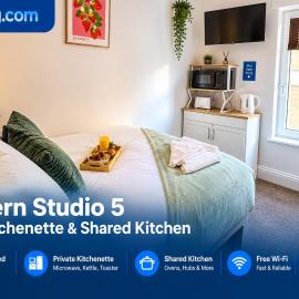 Modern Studio 5 with Kitchenette & Shared Kitchen, hotel a Peterborough