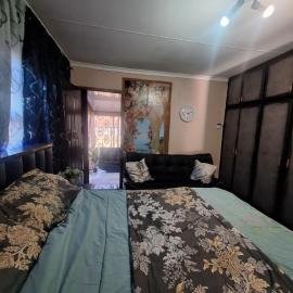 Zee's apartment
