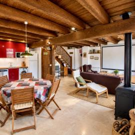 Casa Adrados Mar de Pinos con Patio y Barbacoa, hotelli kohteessa Adrados