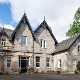 Fabulous 2 Bedroom House just outside Edinburgh