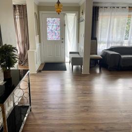Spacious Bright Home In Woodbridge