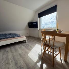 Quiet studio in Bünde with kitchen & bathroom