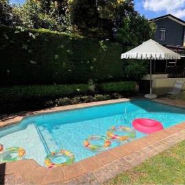 Family home with table mountain view and pool