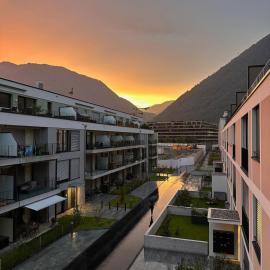 !New! 120m2 Home away from home - Designer Flat with Parking, Alpine View and Home office