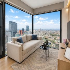 Luxury Condo City Views, Pool, Gym Access