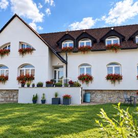 Apartmány Maňová, hotel di Pernštejnské Jestřabí