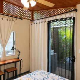 Tropical Cabin Near Playa Cocles, AC & Beach Bikes