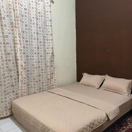 Rabani House - 15 Min to Mentawai Fast Ferry - Local Stay & Sumatra Experiences