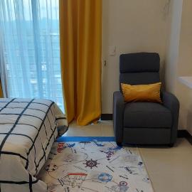 Condo with free swimming pool and court