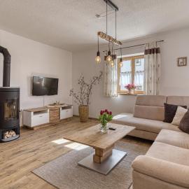Ferienchalets zum Lebzelter mit Sauna und Whirlpool, viešbutis mieste Freijungas