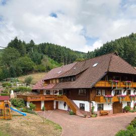 Ferienwohnungen Nock, hotelli kohteessa Oberharmersbach