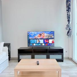 Modern & Cozy 2-Bedroom Flat in Sesto Calende