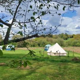 Countryside Bell Tents 2 units โรงแรมในSaint-Michel-de-Montjoie