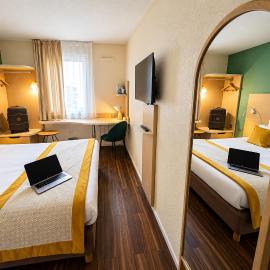Kyriad Lyon Est - Bron Eurexpo Le Cottage, Hotel in Bron