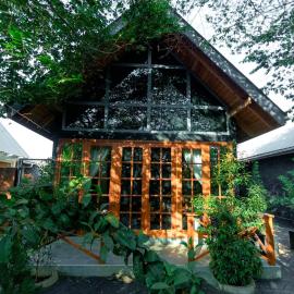 Glady's Private Garden Cabin