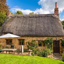Fairytale Cottage in the Country, хотел в Hornton