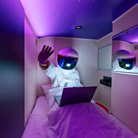 Capsule Hotel Constellation 91, hotel in Lviv