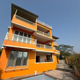 Trishool Villa, hotel u gradu Kasāra