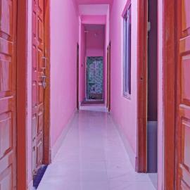 Hotel O Tiger Inn, ξενοδοχείο σε Saddārāt