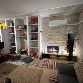 Alonaki House, hotel a Amfikleia