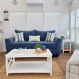 Happier in the Keys Waterfront Tiny Home, hotel v destinaci Key Largo