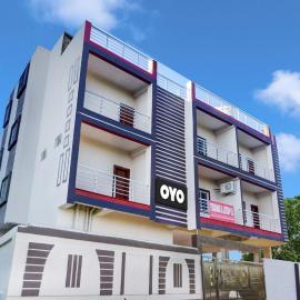 Hotel O by OYO JP Banquet, hotel a Kālāmāti