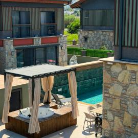 champion villas, מלון בOrtaca