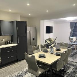 Modern 3 Bedroom Family House with Parking , Wifi, hotel a Ashington