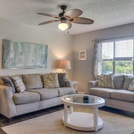 Ocean Views + Pool Access: Tierra Verde Condo!, hotel in Tierra Verde