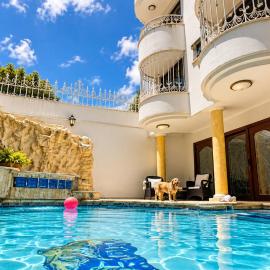 Hotel Casa Sharon