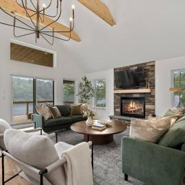Modern Lake House on Lake Muskoday, hotel v destinaci Roscoe