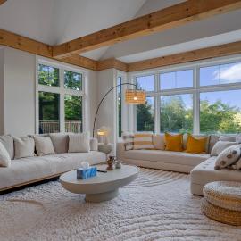 Muskoka Luxe Hideaway with Scenic Views and BBQ