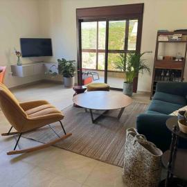 Cosy Corners-Stylish 2BDR Stay in Jbeil