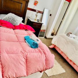 Habitación Doble en Guest House-excelente ubicación y confort , bienvenidos !: Córdoba'da bir otel