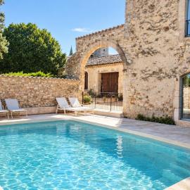 Charmante bâtisse provençale avec piscine à 30 min d'Uzès