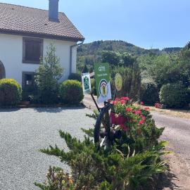 Gîte familial jusqu'à 8 pers., charme ancien & modernité, Hotel in Fresse